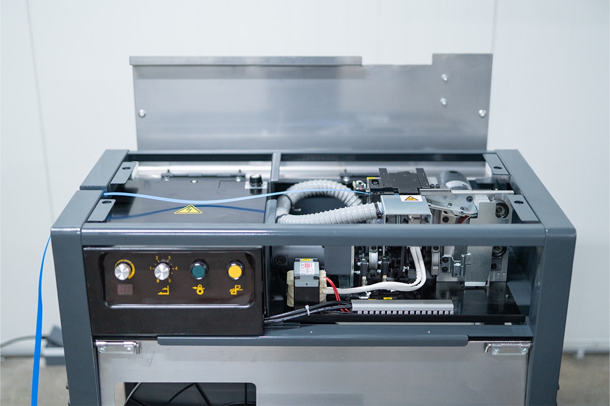  S-555N Halbautomatische Umreifungsmaschine