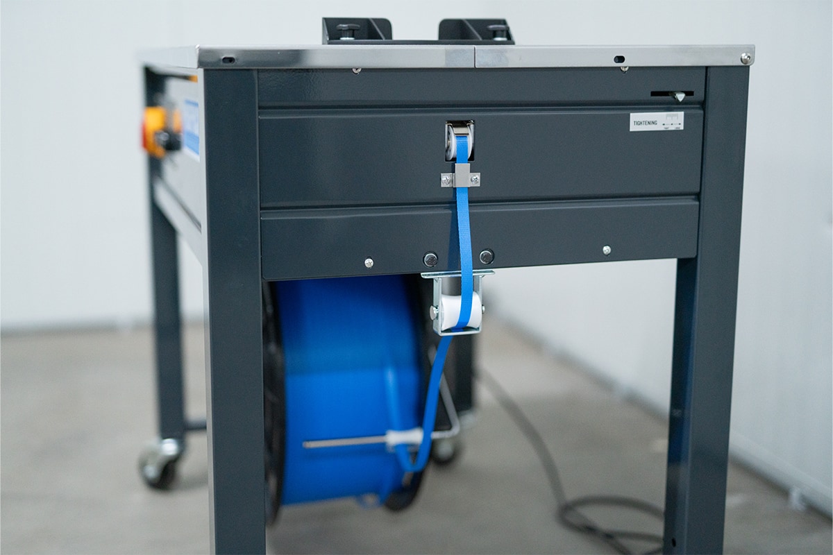 ES-102 Halbautomatische Umreifungsmaschine