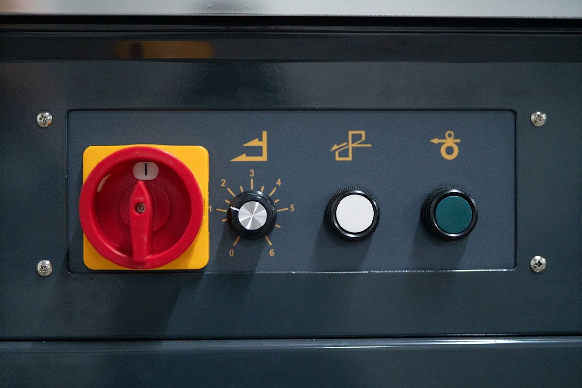 ES-102 Halbautomatische Umreifungsmaschine