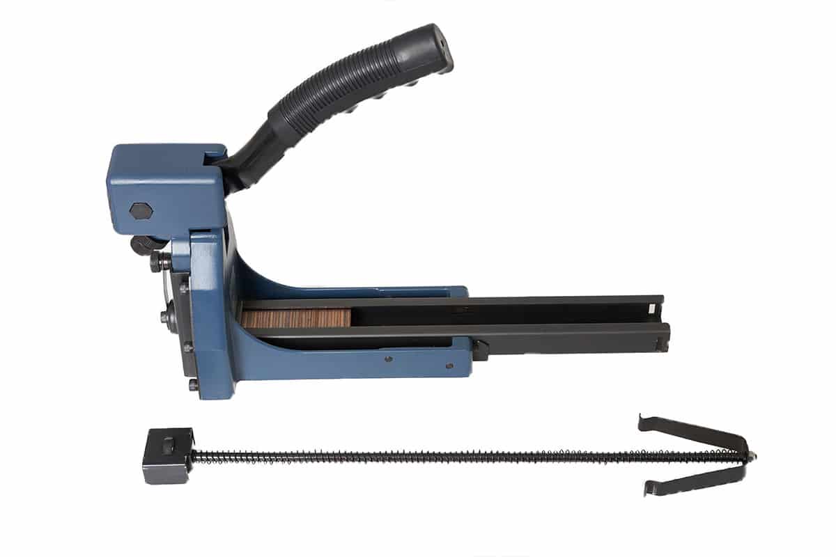 Handbetriebener Kartonhefter HB-18 (22-35 und 18-22mm)