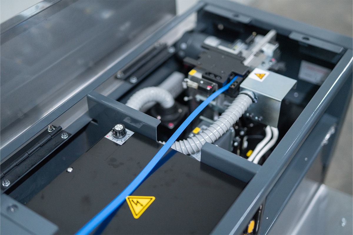  S-555N Halbautomatische Umreifungsmaschine